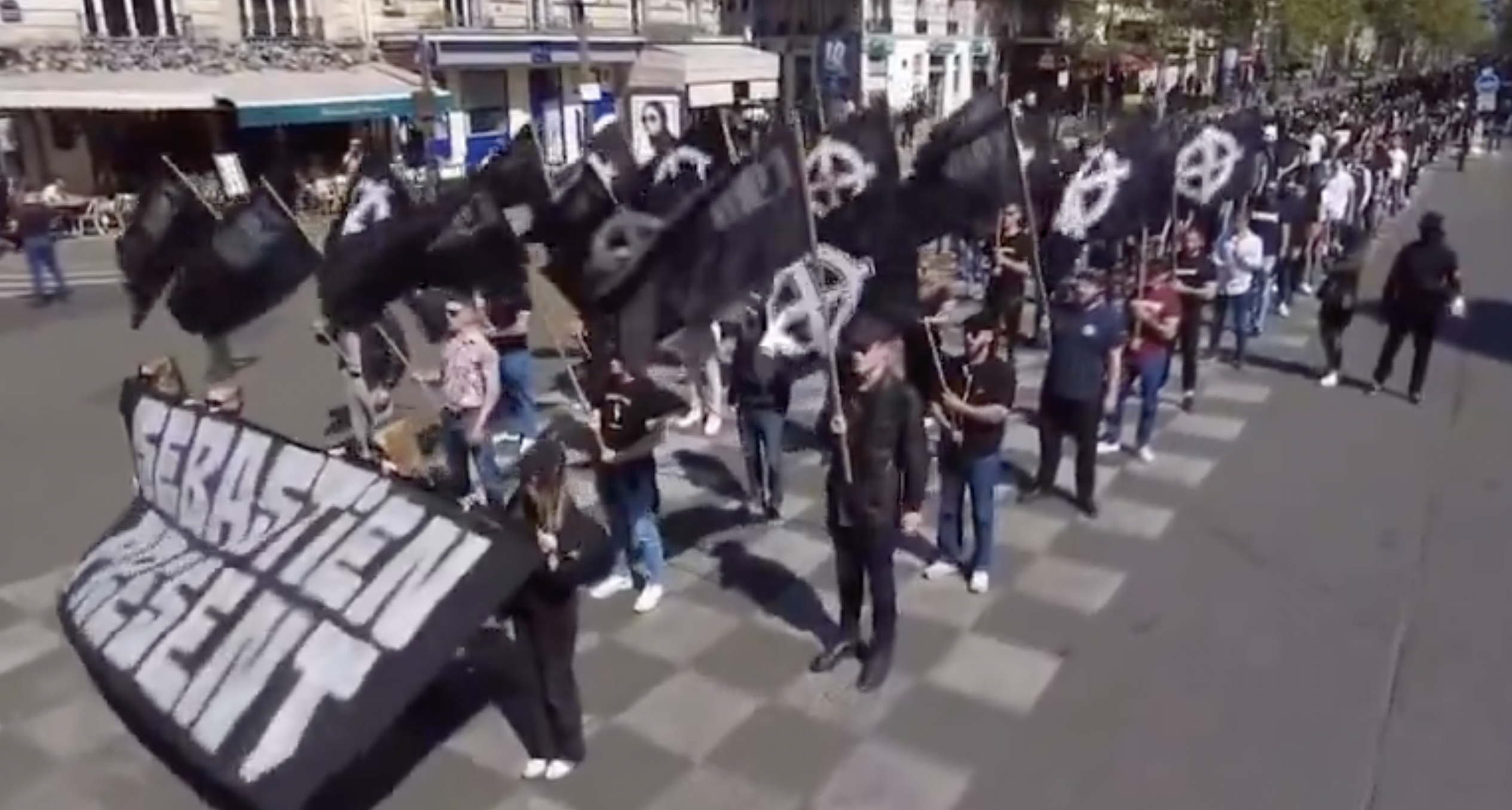 Quelle réponse à la marche fasciste dans Paris ?