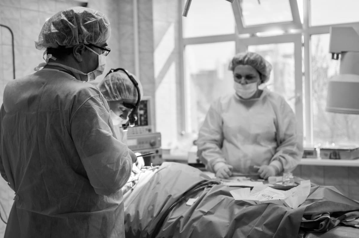 À l’hôpital, une lutte des classes sous anesthésie