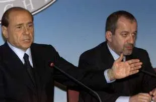 silvio-berlusconi-roberto-maroni-1750911_tn-jpg-1.webp